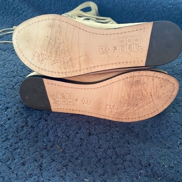 Alice & Olivia Ivory Suede Lace Up Tall Sandals Size 38 - Picture 9 of 9
